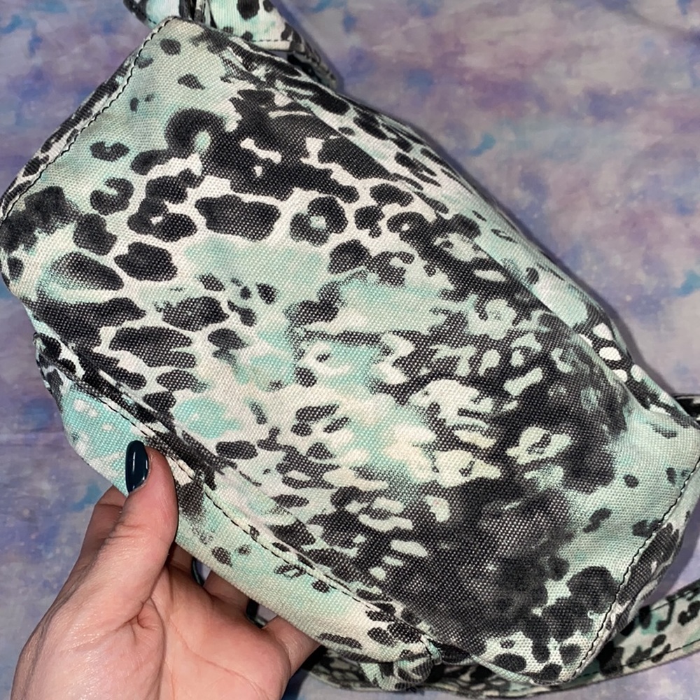 VS PINK • 2013 Teal Animal Print Drawstring Mini Backpack - Picture 4 of 14